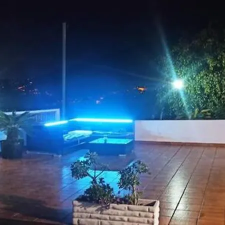 Espectacular Con Piscina Y Vistas Al Valle Dağ evi